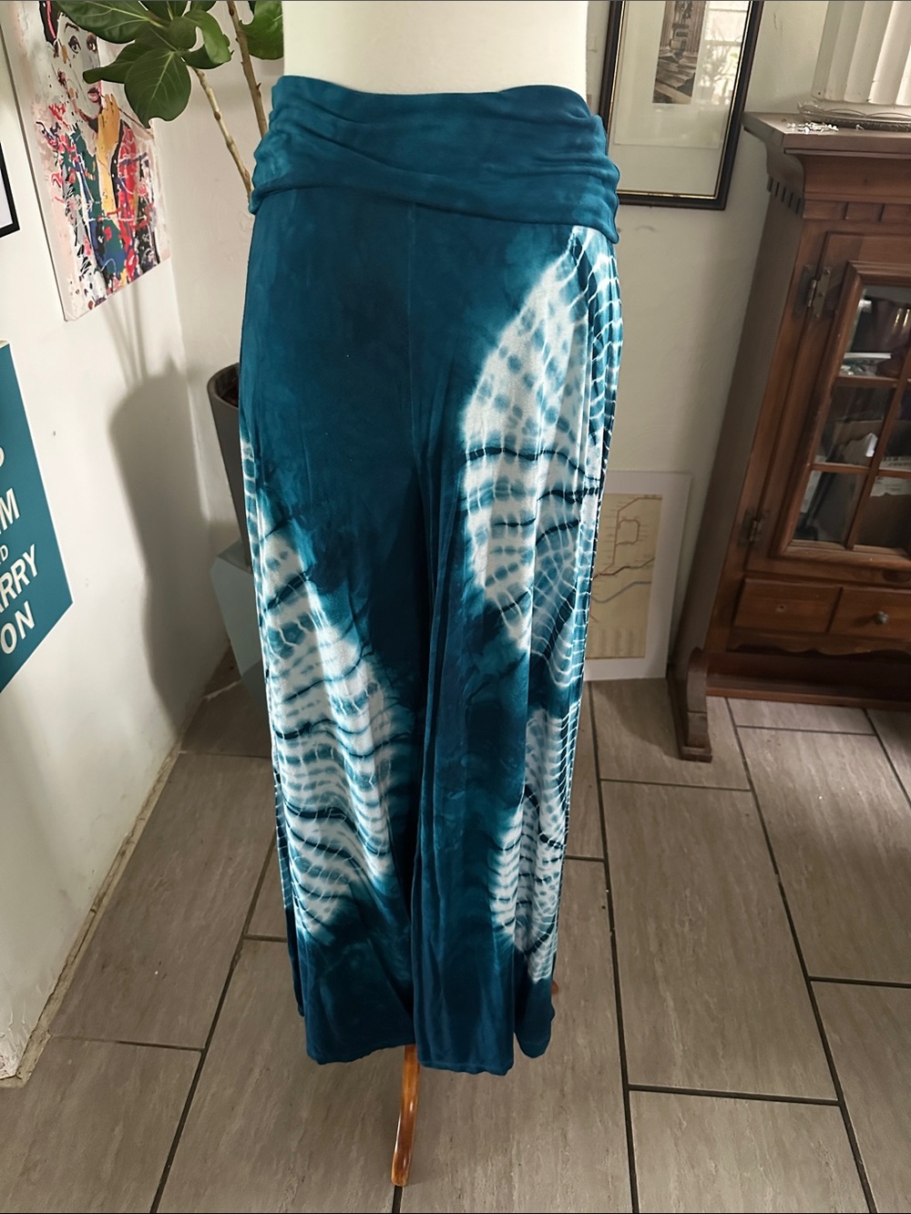Chatoyant Wide Leg Tie-Dye Palazzo Pants in Teal and White Medium